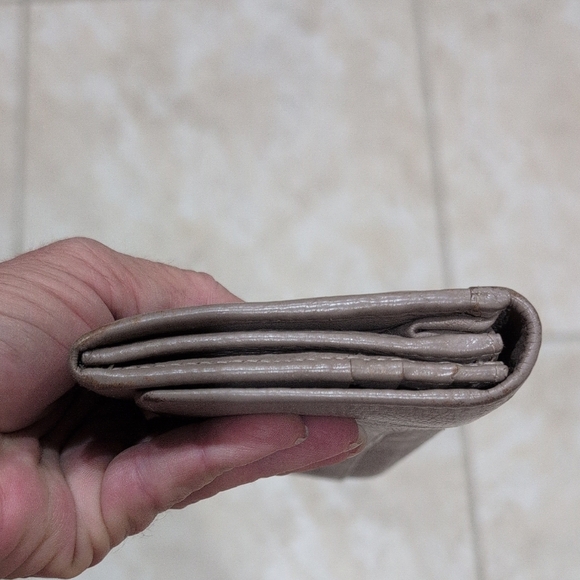 Radley London Beige Leather Wallet - Picture 5 of 12